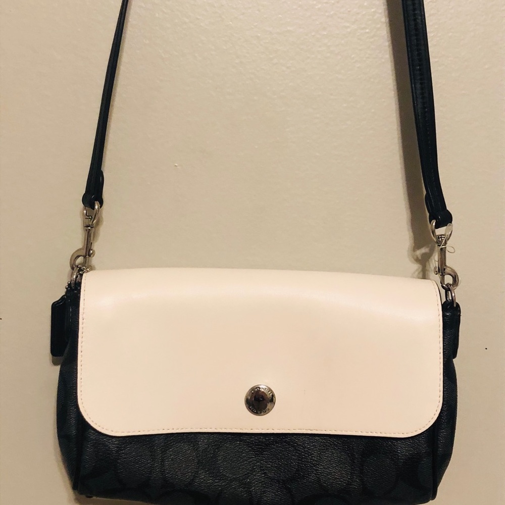 Authentic Coach Purse - Picture 12 of 16